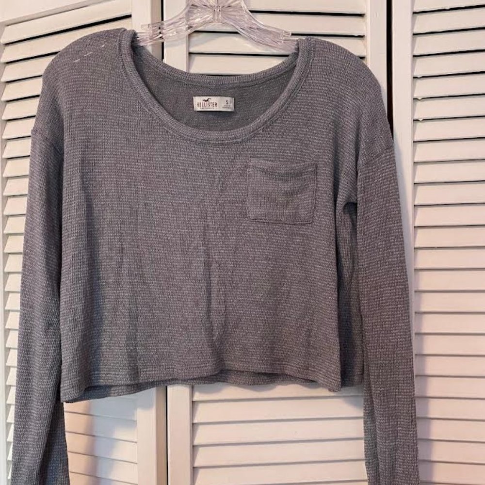 Long Sleeve Gray Cropped Hollister Sweater